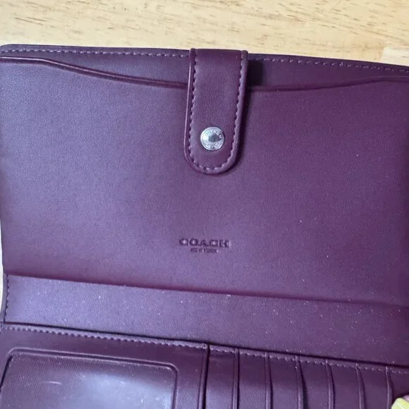 COACH Country Floral Phone Wallet - Picture 3 of 4